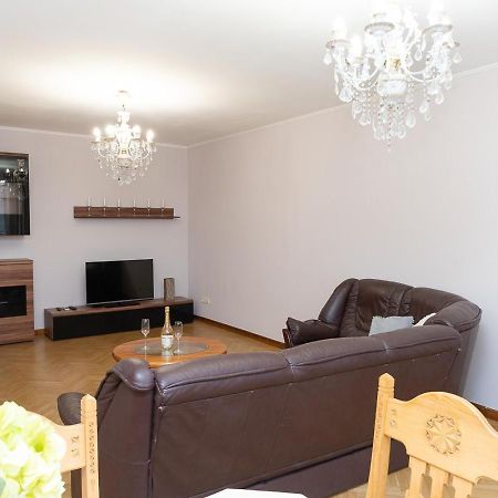 Spacious Apartments In The Center Of Obolon 2 Bedrooms Киев Экстерьер фото