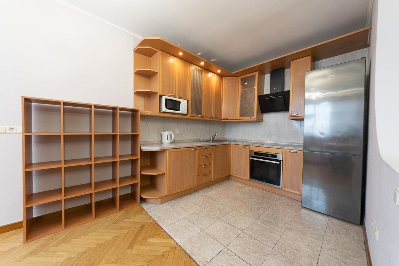 Spacious Apartments In The Center Of Obolon 2 Bedrooms Киев Экстерьер фото